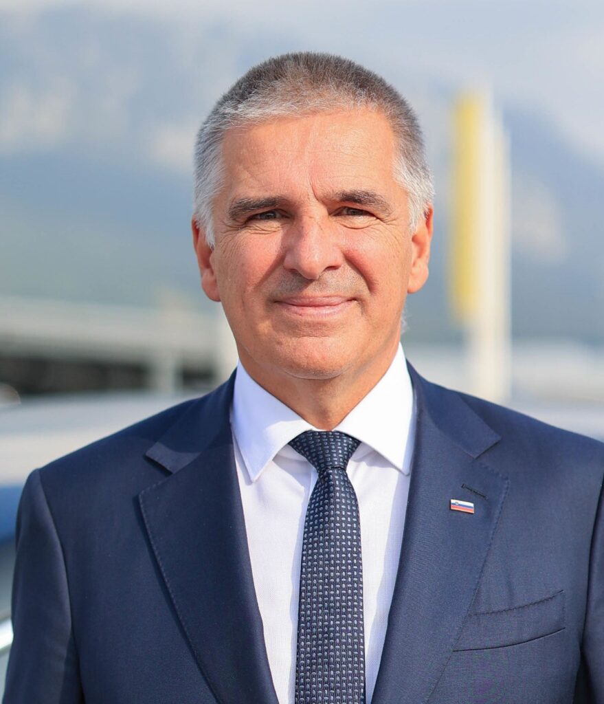 ODLOČITEV JE PREPROSTA – ZA KAMNICO!